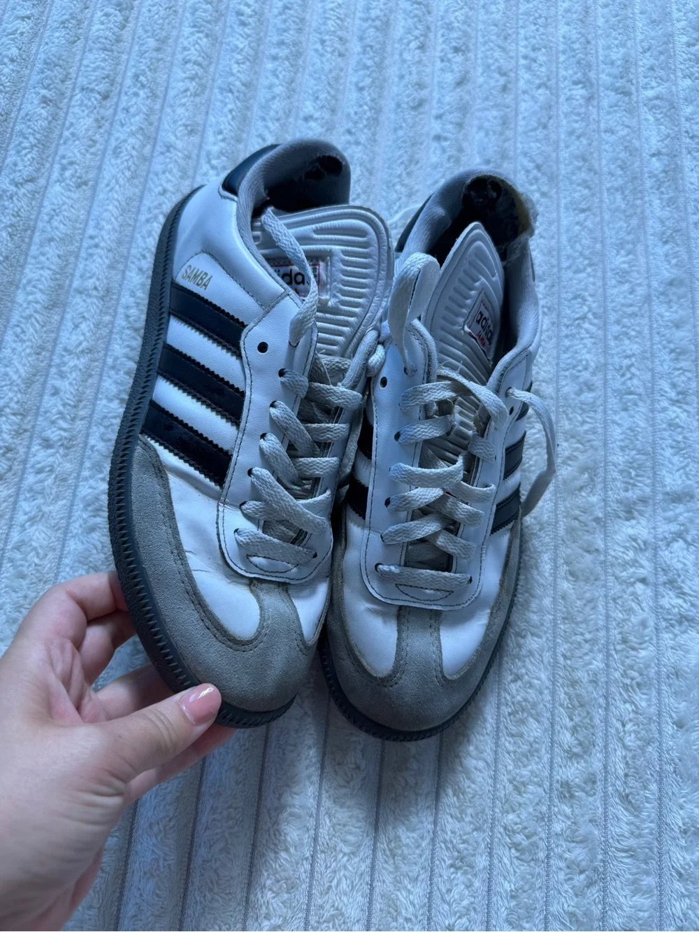 adidas Samba Men's Low Top Lace-Up Sneakers White Black Gray Leather Rubber